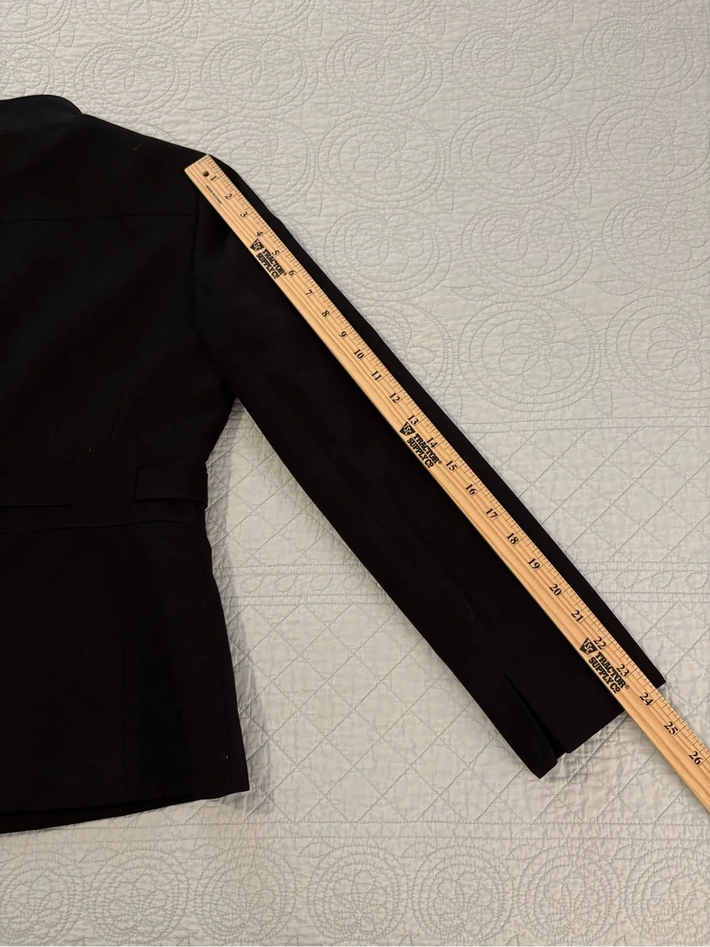 Vintage Y2K Kasper black belted blazer jacket. Size 8.